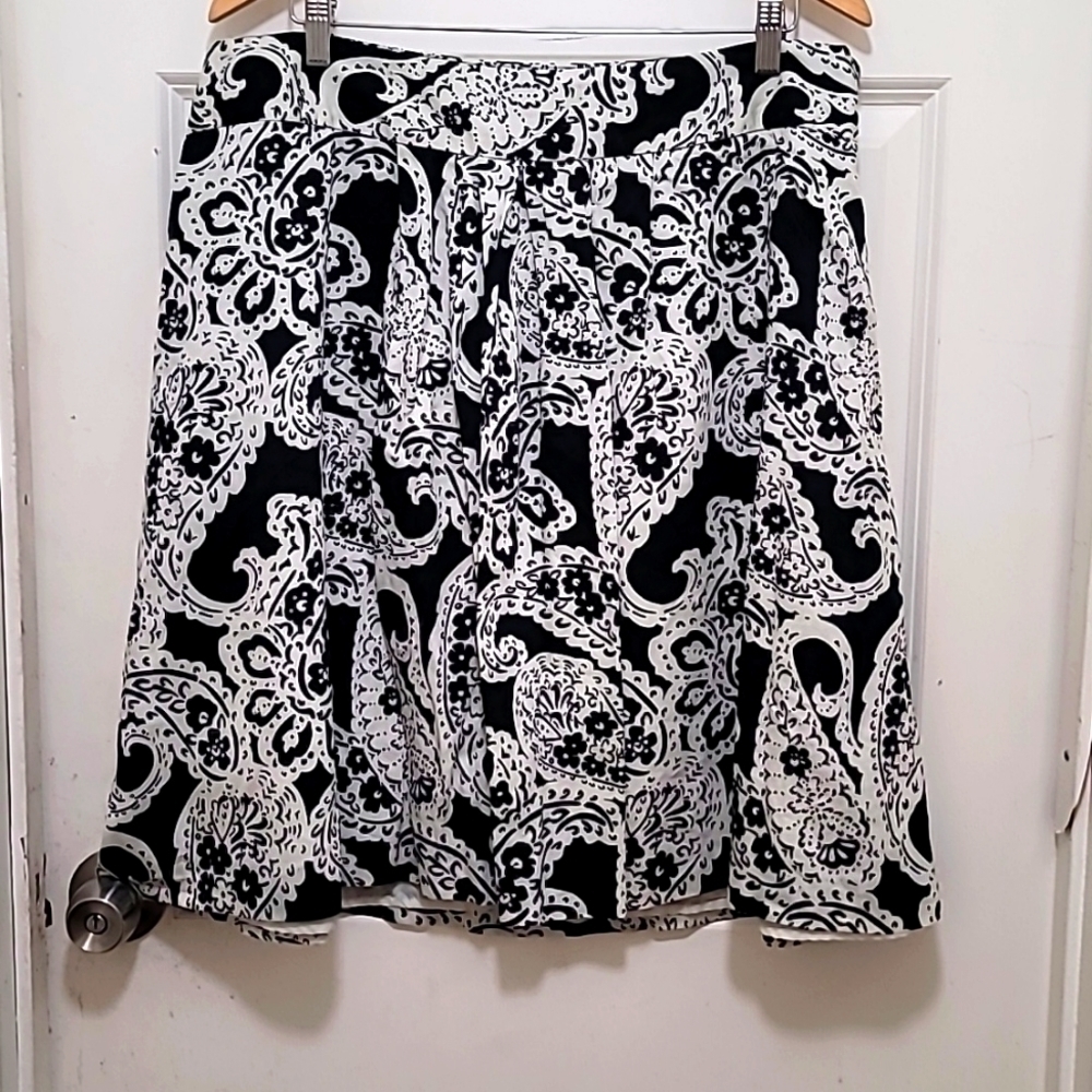 Merona Paisley Floral A-Line Skirt Womens 16 Black White Cotton Knee Length